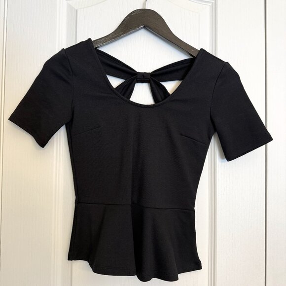 Jessica Simpson Short Sleeve Peplum Top - Picture 1 of 5